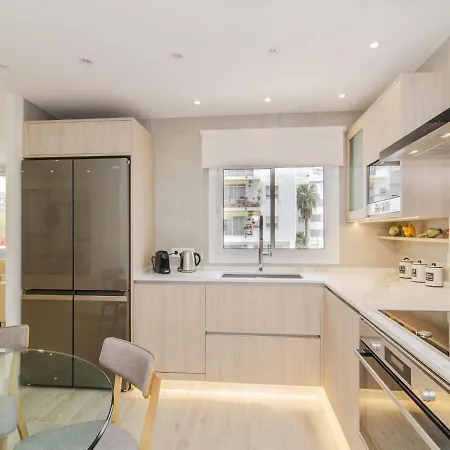 Apartman Spaces Oasis Suites- 4 Bedroom, 4 Ensuite Bathrooms, Terrace, Pool, Centre Sitges