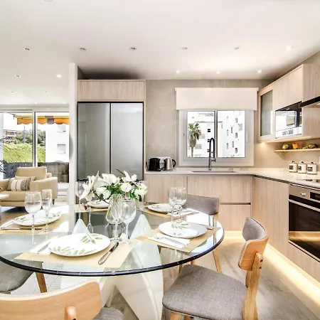 Spaces Oasis Suites- 4 Bedroom, 4 Ensuite Bathrooms, Terrace, Pool, Centre Apartman