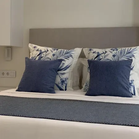 Spaces Oasis Suites- 4 Bedroom, 4 Ensuite Bathrooms, Terrace, Pool, Centre Apartman *