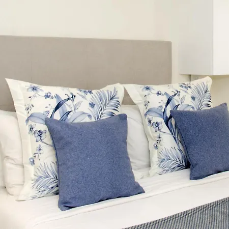 Apartman Spaces Oasis Suites- 4 Bedroom, 4 Ensuite Bathrooms, Terrace, Pool, Centre Sitges