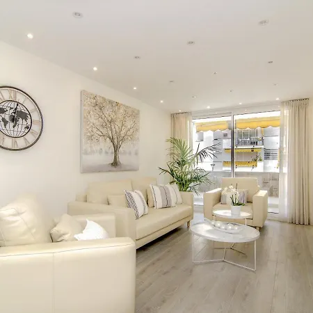 Spaces Oasis Suites- 4 Bedroom, 4 Ensuite Bathrooms, Terrace, Pool, Centre Apartman