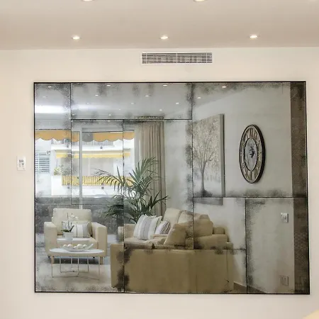 Spaces Oasis Suites- 4 Bedroom, 4 Ensuite Bathrooms, Terrace, Pool, Centre