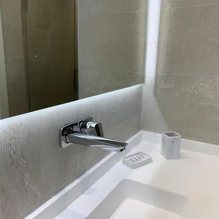 Apartman Spaces Oasis Suites- 4 Bedroom, 4 Ensuite Bathrooms, Terrace, Pool, Centre Sitges