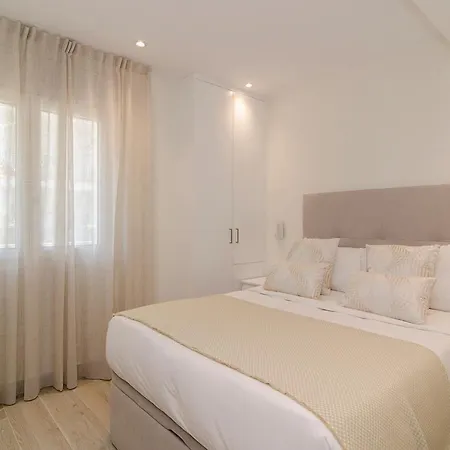 Apartman Spaces Oasis Suites- 4 Bedroom, 4 Ensuite Bathrooms, Terrace, Pool, Centre
