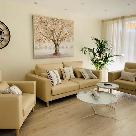 Spaces Oasis Suites- 4 Bedroom, 4 Ensuite Bathrooms, Terrace, Pool, Centre Apartman