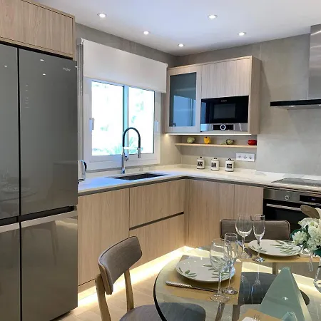 Apartman Spaces Oasis Suites- 4 Bedroom, 4 Ensuite Bathrooms, Terrace, Pool, Centre Sitges