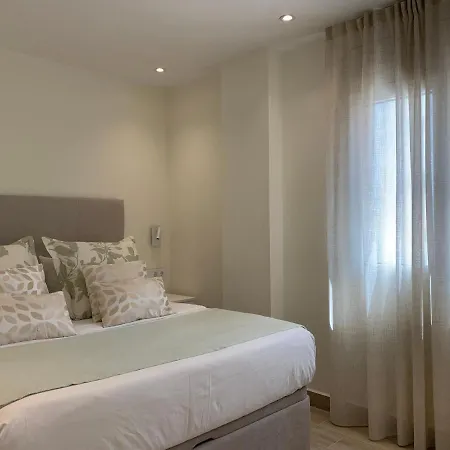 Spaces Oasis Suites- 4 Bedroom, 4 Ensuite Bathrooms, Terrace, Pool, Centre Apartmán Sitges